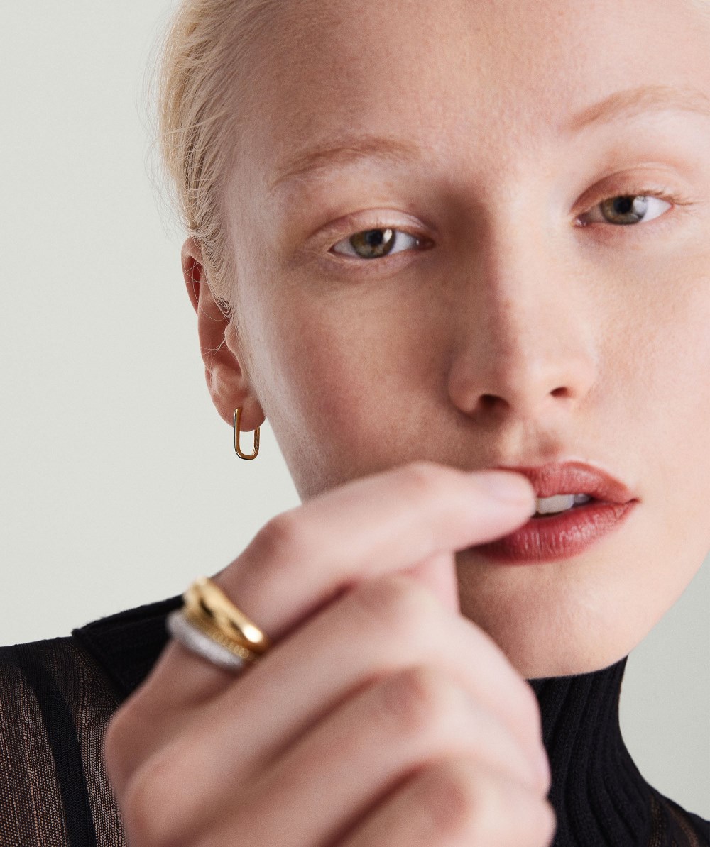 Mejuri Single U Small Hoop - 14k Yellow Gold