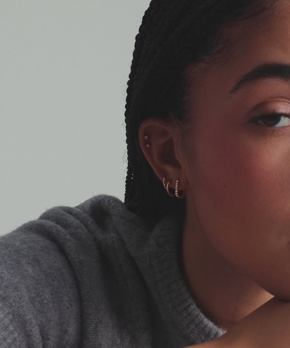 Mejuri Pleated Huggie U Hoop - 14k Yellow Gold