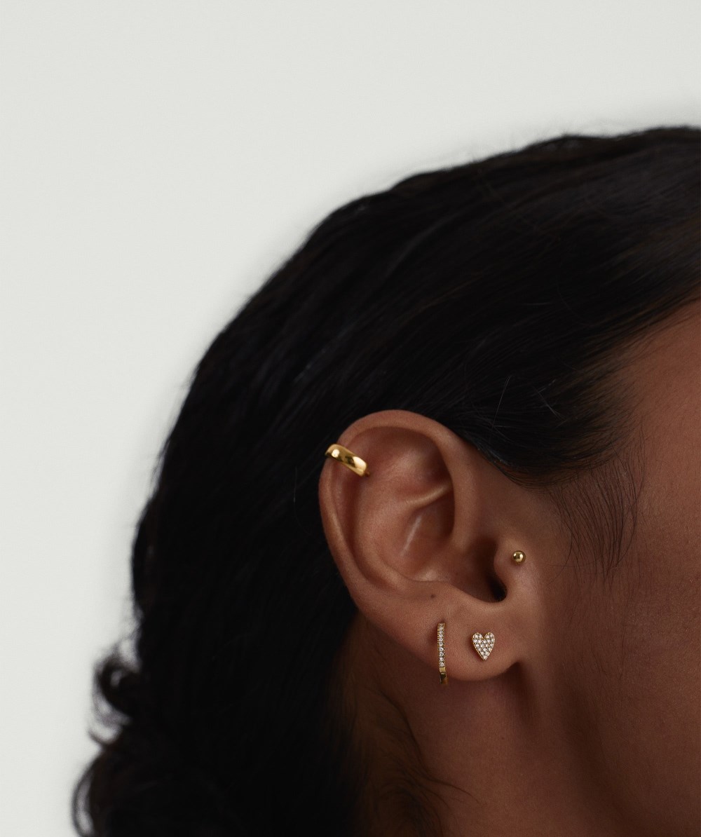 Mejuri Piercing Studio - Pavé Diamond Heart Flat Back Stud - 14k Yellow Gold