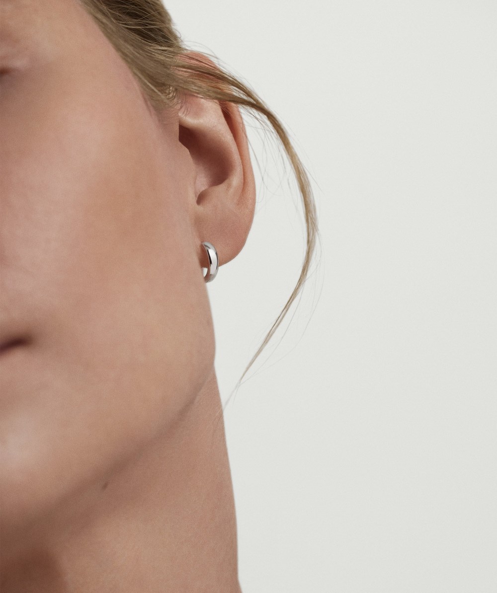 Mejuri Bold Huggie Hoops - Sterling Silver