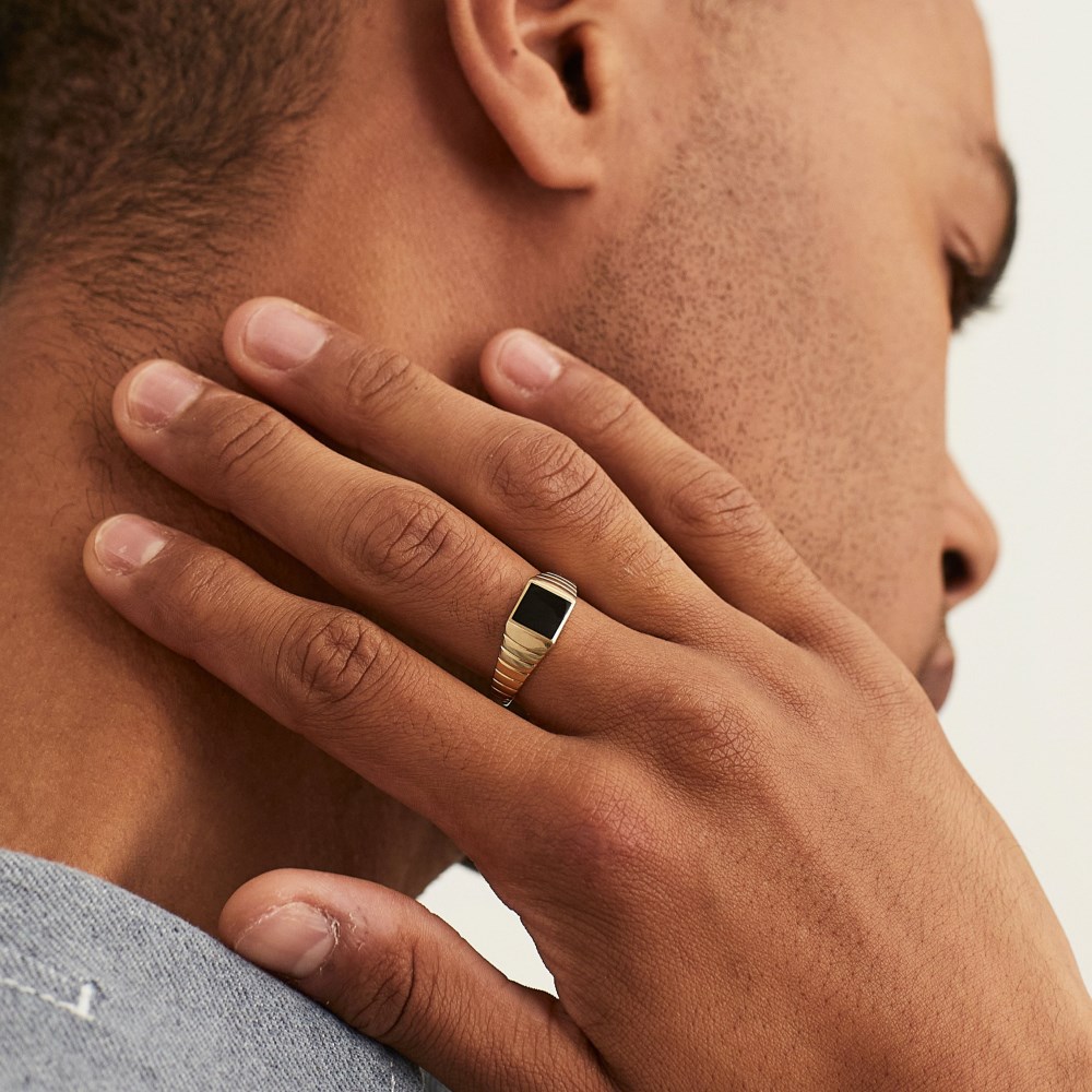 Mejuri Black Onyx Square Signet Ring - 14k Yellow Gold