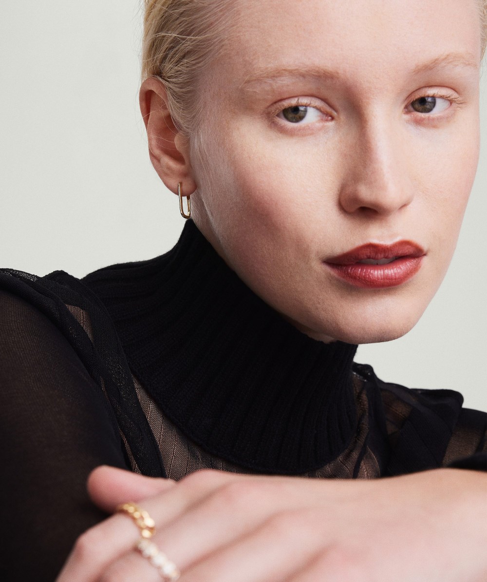 Mejuri Medium U Hoops - 14k Yellow Gold