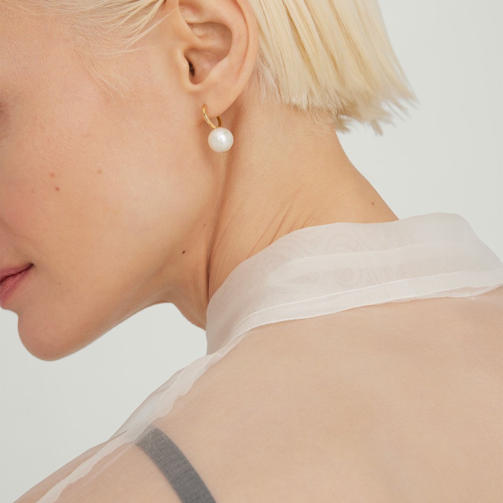 Mejuri Large Pearl Huggies - 14k Yellow Gold