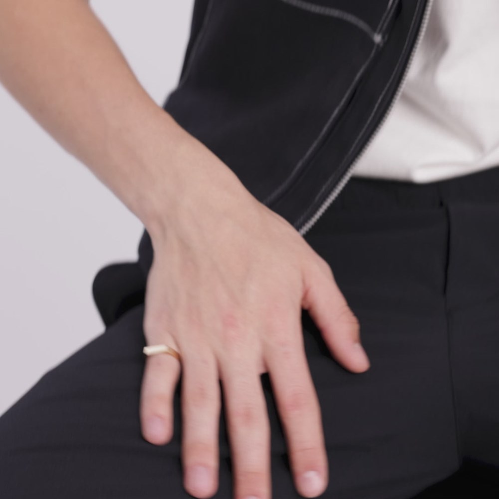 Mejuri Ultra Slim Rectangular Signet Ring - 14k Yellow Gold