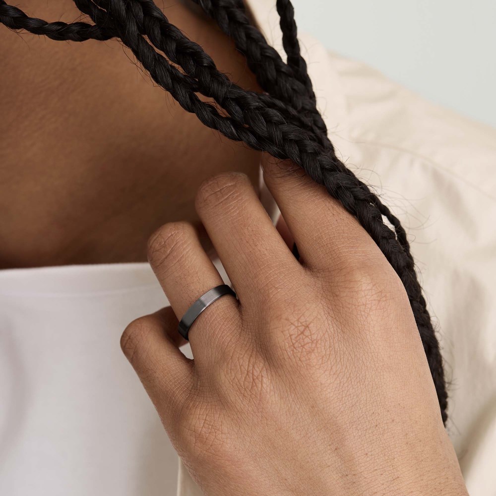 Mejuri 4mm Smooth Band - Black Titanium