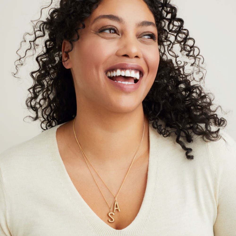 Mejuri Bold Letter Pendant Necklace - Gold Vermeil