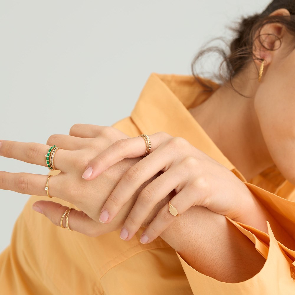 Mejuri Baguette Emerald Half Eternity Band - 14k Yellow Gold