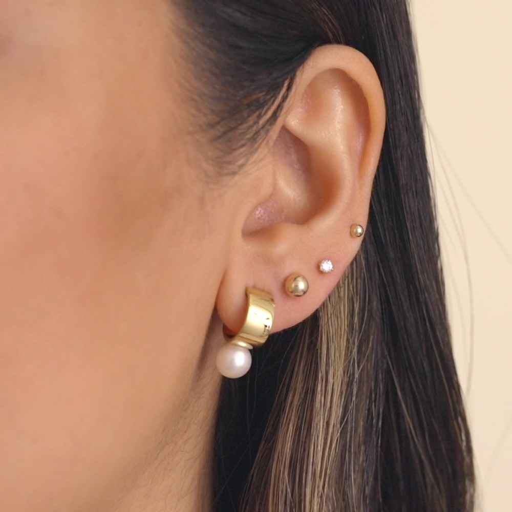 Mejuri Bold Pearl Huggies - Gold Vermeil