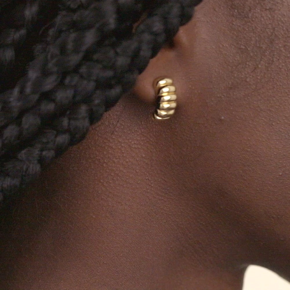 Mejuri Charlotte Hoops - 14k Yellow Gold