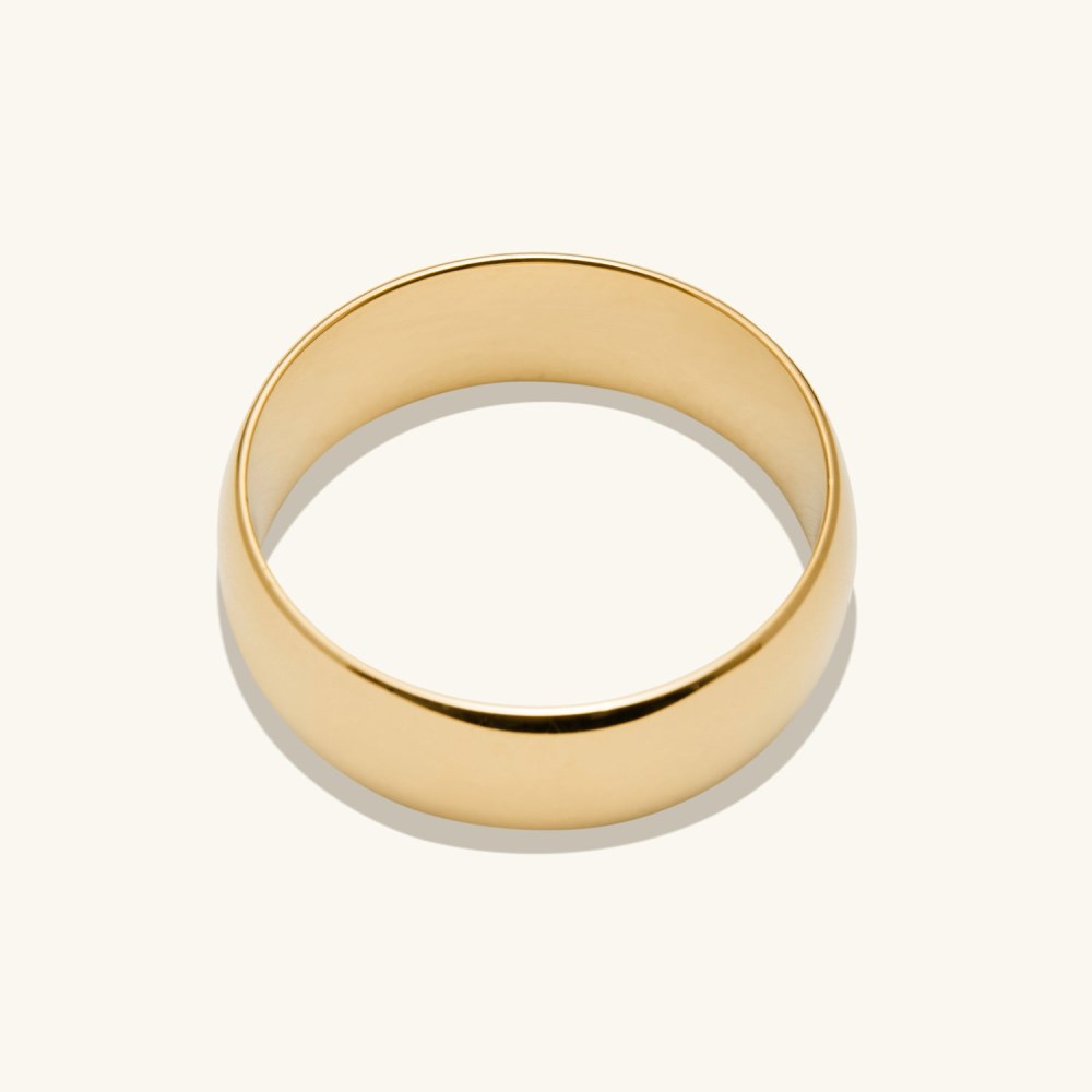 Mejuri 6mm Curve Band - 14k Yellow Gold