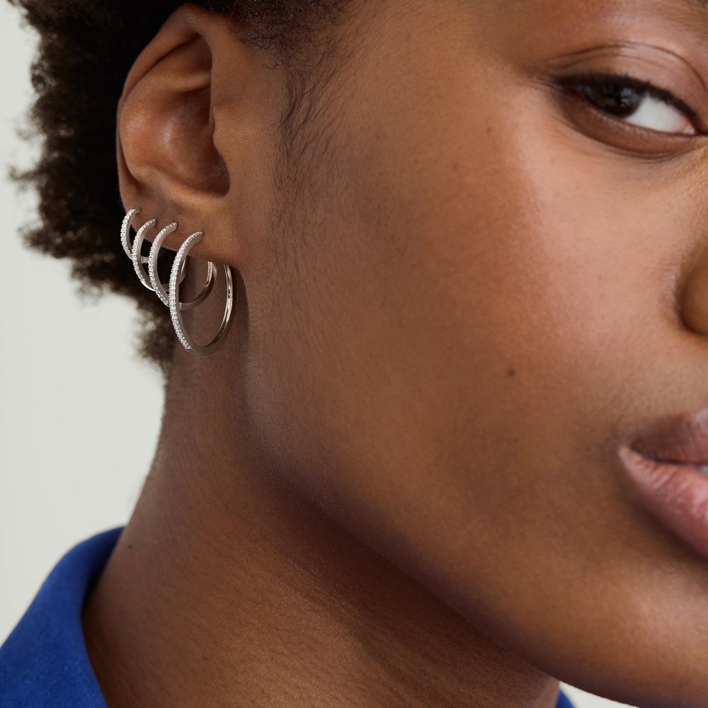 Mejuri Single Pavé Diamond Huggie Hoop - 14k White Gold