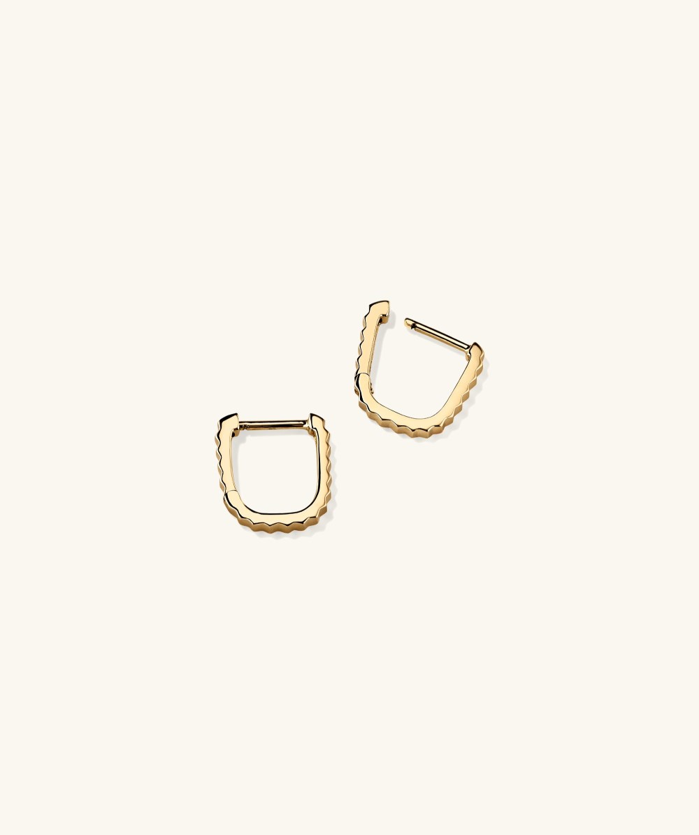 Mejuri Pleated Huggie U Hoops - 14k Yellow Gold