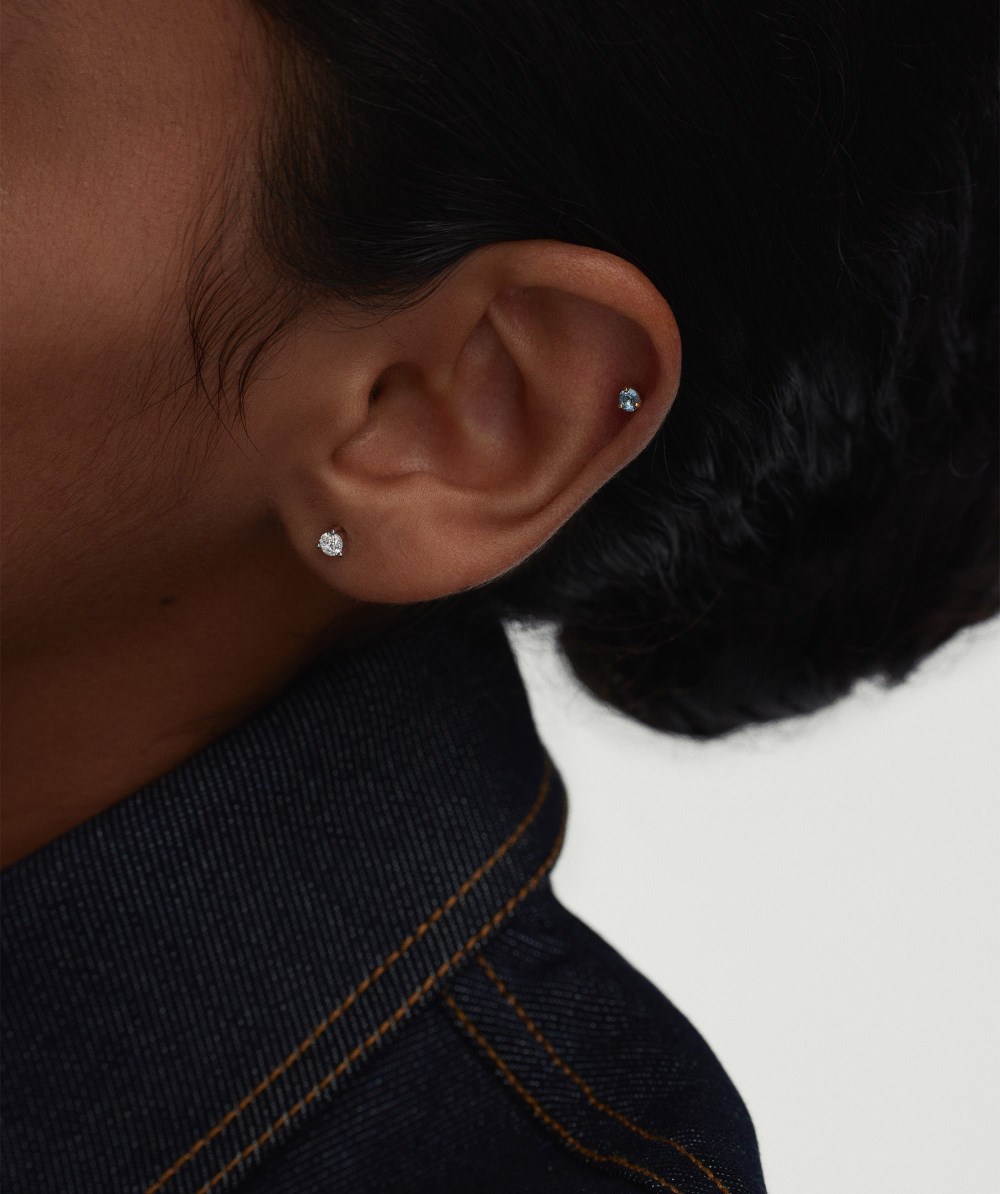 Mejuri Piercing Studio - Round Diamond Flat Back Stud - 14k White Gold