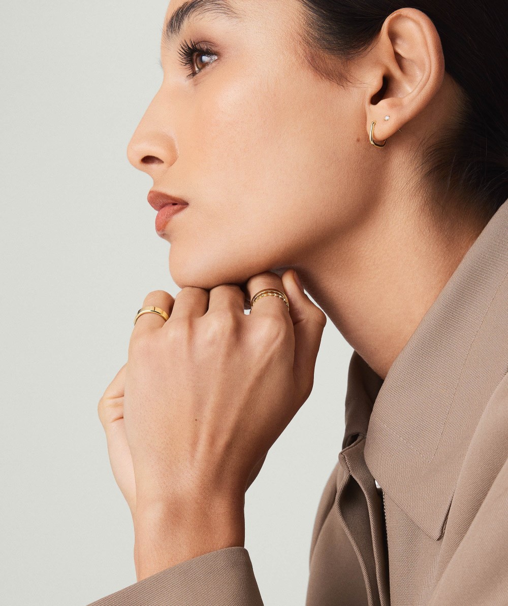 Mejuri Single Huggie U Hoop - 14k Yellow Gold