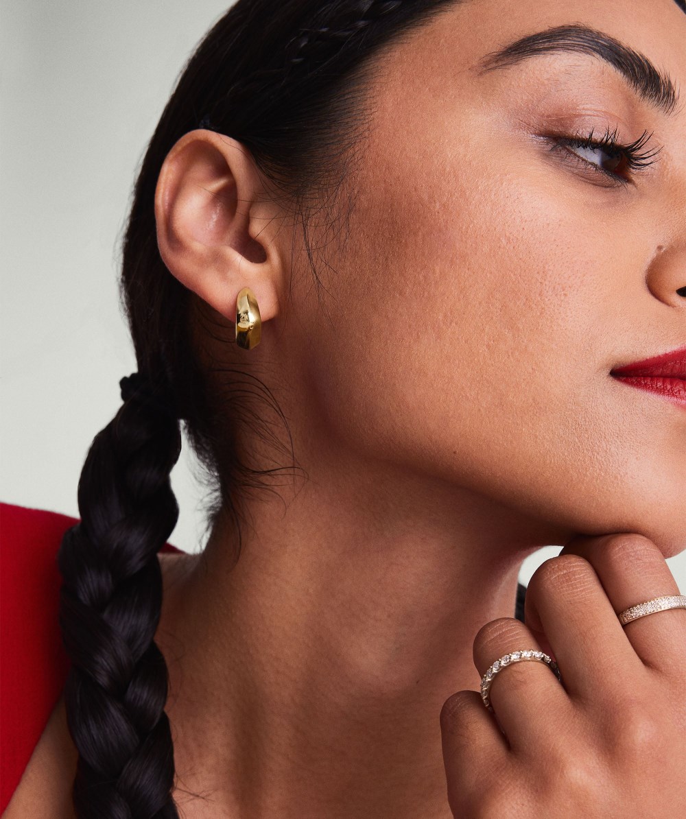 Mejuri Patra Medium Hoops - Gold Vermeil