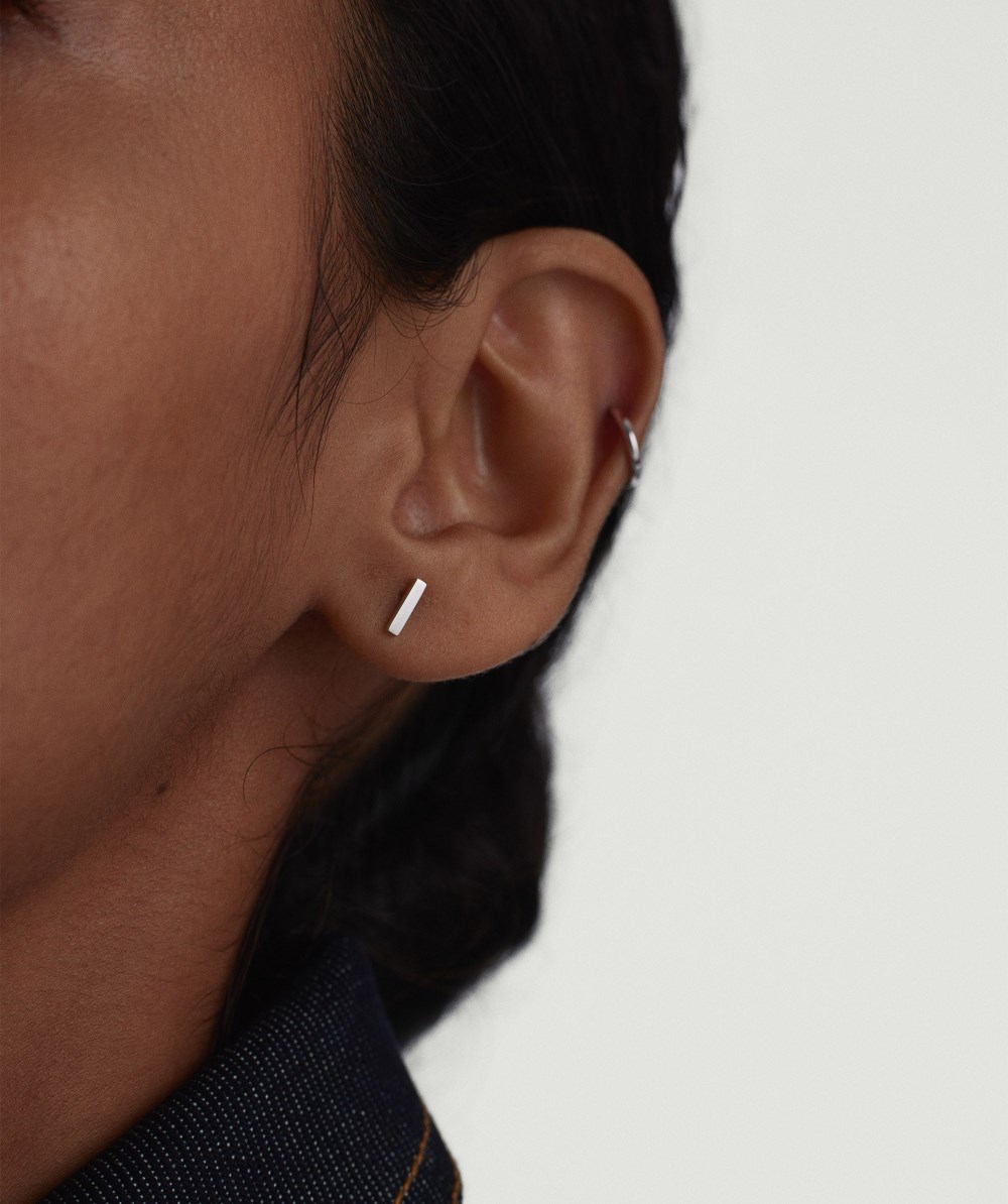 Mejuri Piercing Studio - Bar Flat Back Stud - 14k White Gold