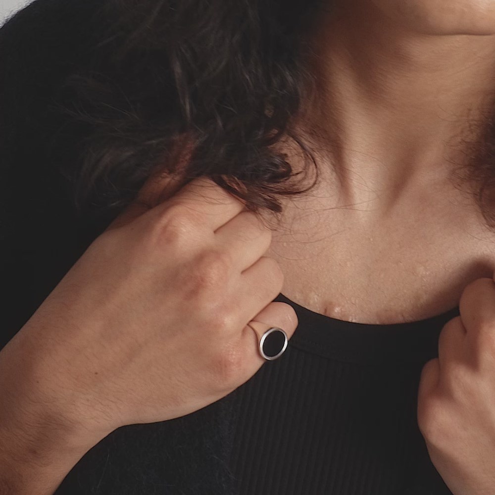 Mejuri Oval Gemstone Signet Ring - Sterling Silver