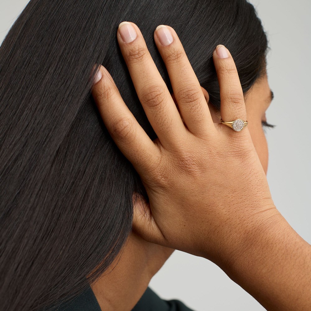 Mejuri Pavé Diamond Signet Pinky Ring - 14k Yellow Gold